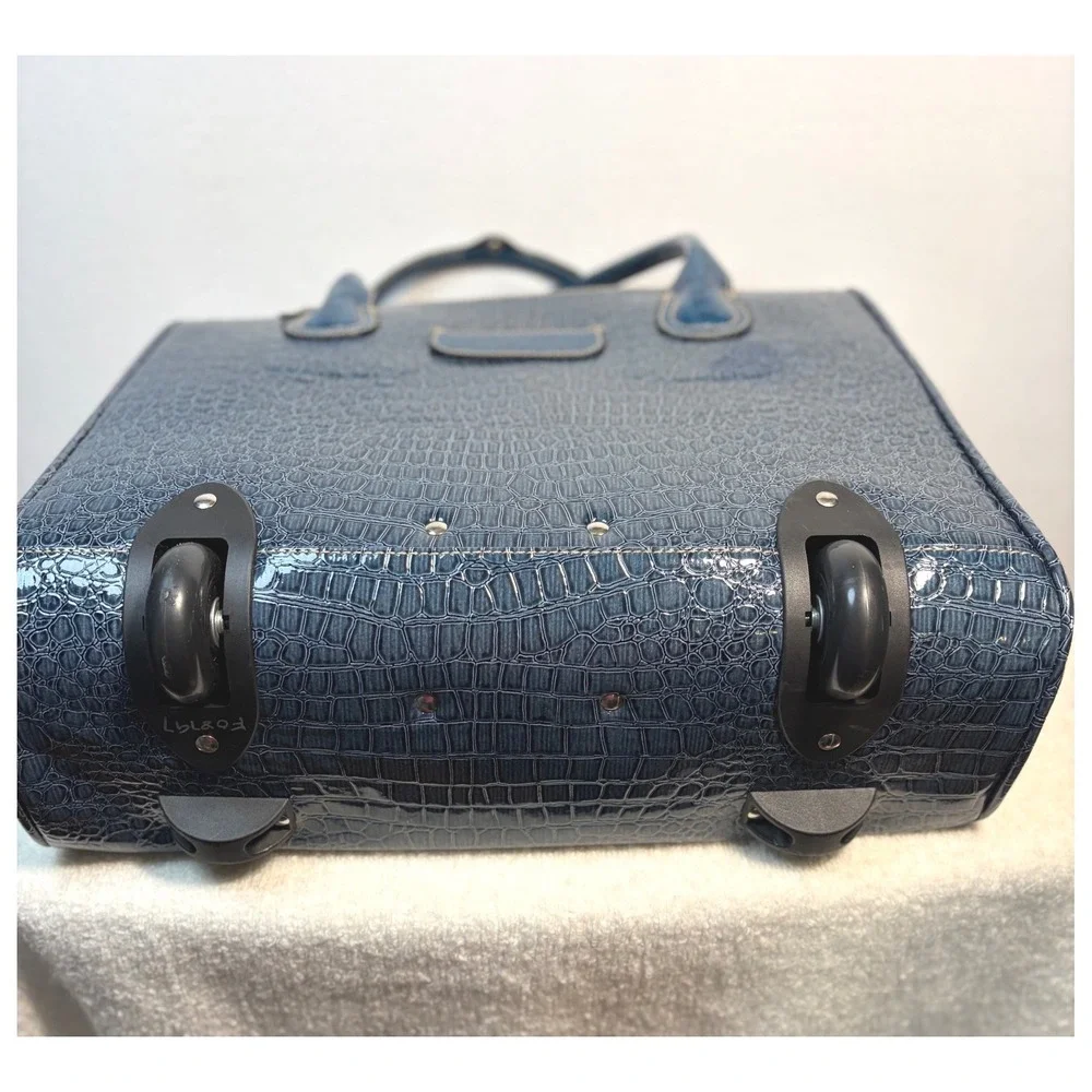 Rolling Laptop Bag Women Large Blue Excellent Faux Croc Embossed Travel Set
